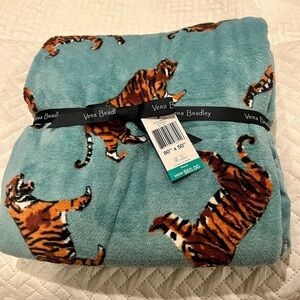 Vera Bradley throw